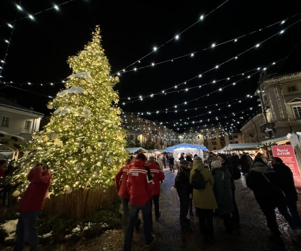 Inaugurazione Marché Vert Noel in Piazza Chanoux