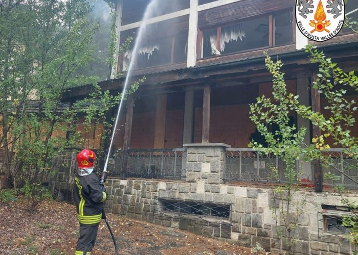 Incendio ex hotel Lanterna