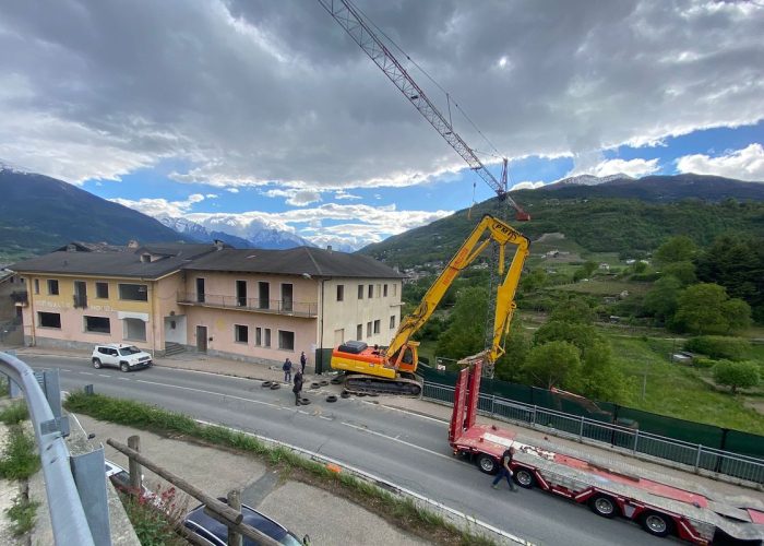 La demolizione dell'ex Hotel Miravalle