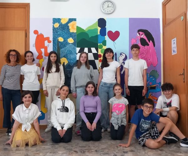 La professoressa Juglair insieme ad alcuni alunni della "luigi Barone"