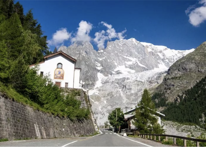 La strada comunale della Val Veny