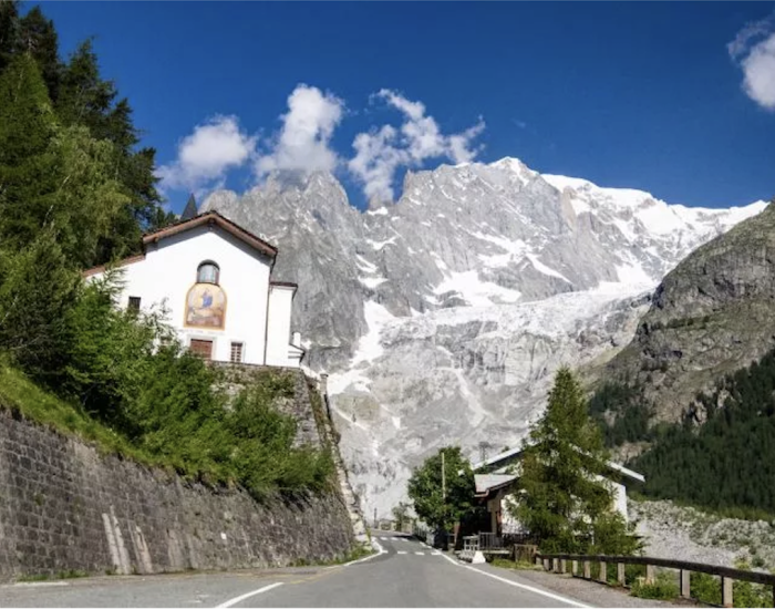 La strada comunale della Val Veny