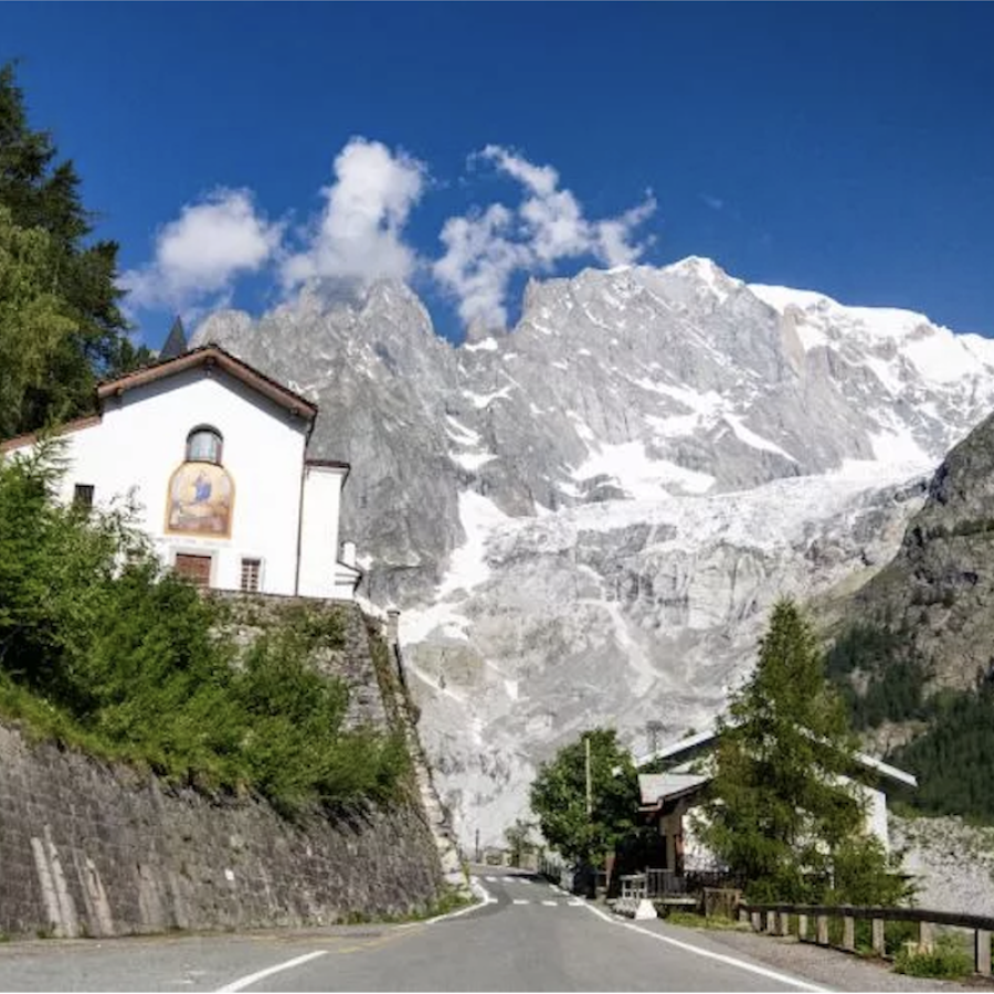 La strada comunale della Val Veny