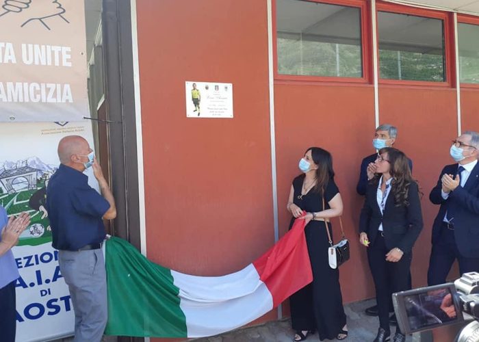 La targa dedicata a Loris Azzaro - Foto Associazione Italiana Arbitri