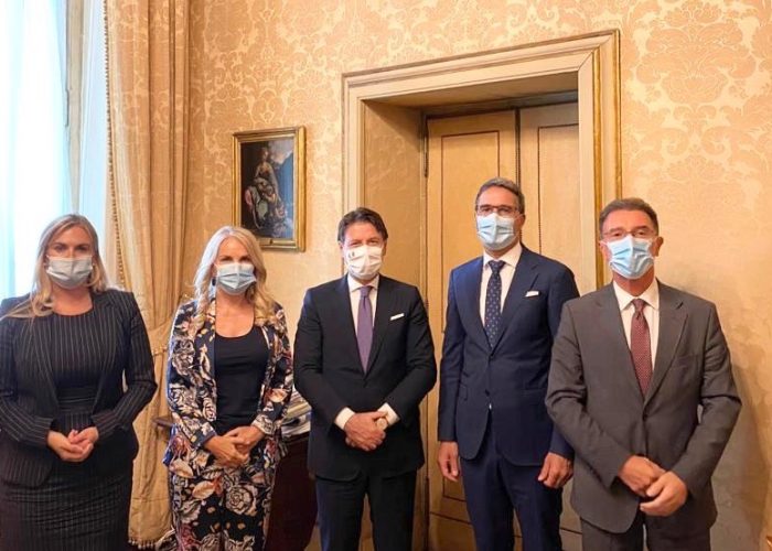 Lanièce incontra Conte