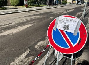 Lavori per asfalti in via festaz