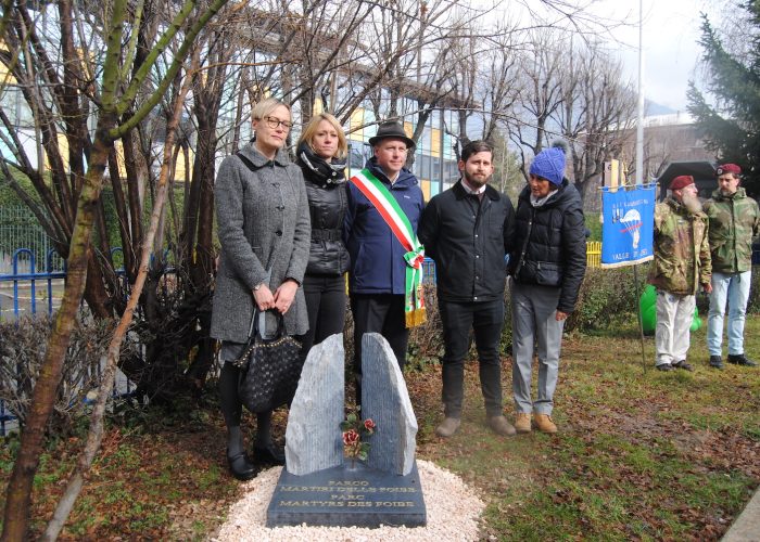 L'inaugurazione del cippo commemorativo dedicato ai Martiri delle foibe ad Aosta
