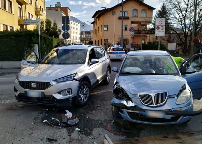 L'incidente in via Monte Solarolo ad Aosta