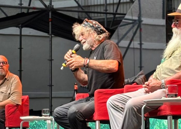 Mauro Corona sul palco