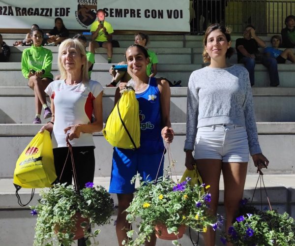 Meeting di mezzofondo Saint Christophe podio femminile