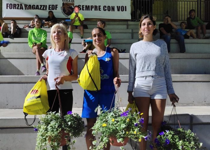 Meeting di mezzofondo Saint Christophe podio femminile