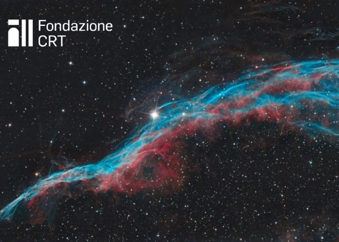 NGC 6960, detta Nebulosa Velo (parte occidentale), ripresa dalle piazzole dell’Osservatorio Astronomico della Regione Autonoma Valle d’Aosta. Questa immagine ha partecipato al concorso di astrofotografia del 32° Star Party a Saint-Barthélemy. Credit: cortesia Mario Borghi per la Fondazione C. Fillietroz-ONLUS
