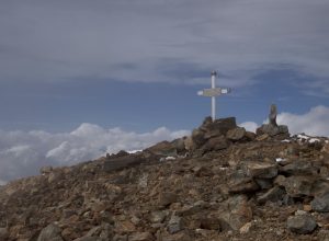 la posa della croce alla Becca Luseney