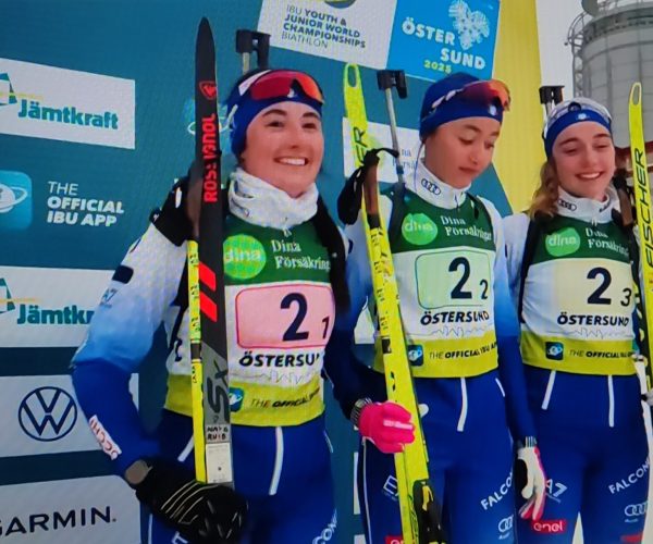 Nayeli Mariotti Cavagnet Gaia Gondolo Carlotta Gautero bronzo staffetta biathlon