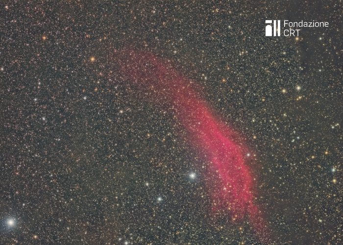 La Nebulosa California nella costellazione di Perseo, ripresa dalle piazzole dell’Osservatorio Astronomico della Regione Autonoma Valle d’Aosta. Questa immagine ha partecipato al concorso di astrofotografia al 32° Star Party a Saint-Barthélemy. Cortesia Nicola Montecchiari per la Fondazione C. Fillietroz-ONLUS