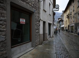 Negozi sfitti dossier commercio