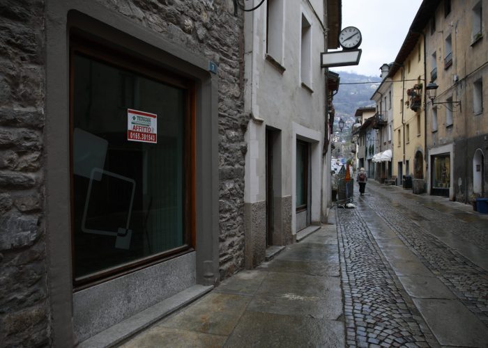 Negozi sfitti dossier commercio