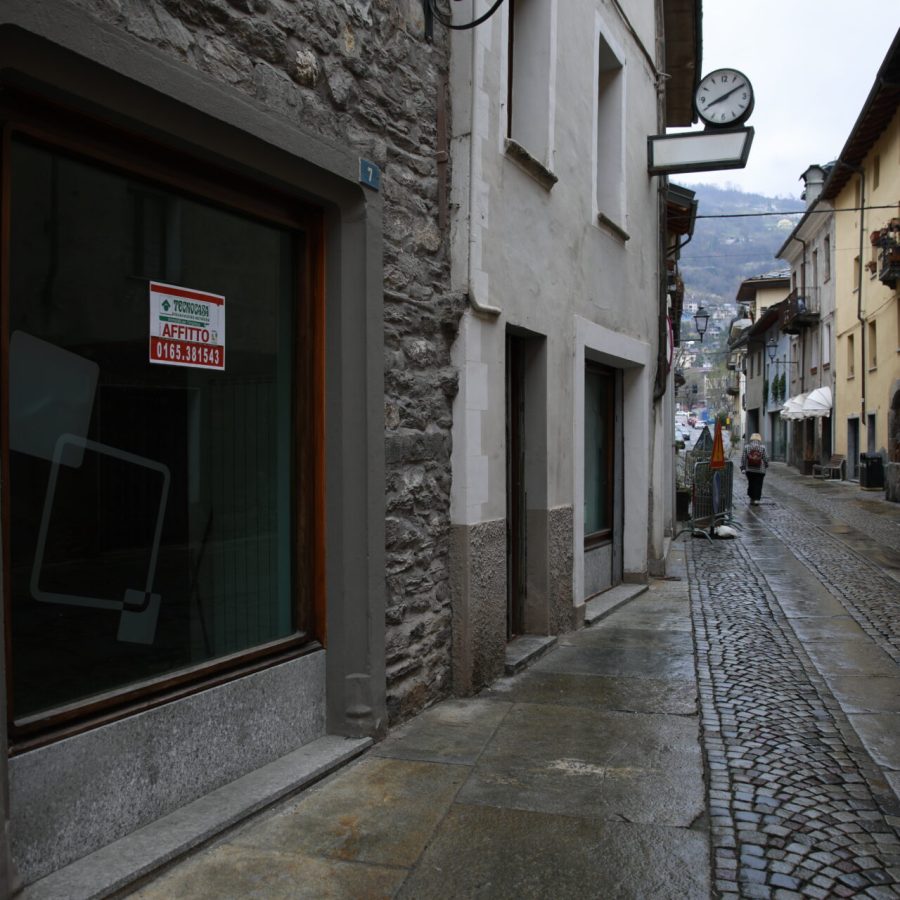 Negozi sfitti dossier commercio