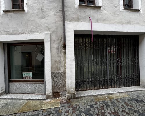 Negozi sfitti dossier commercio