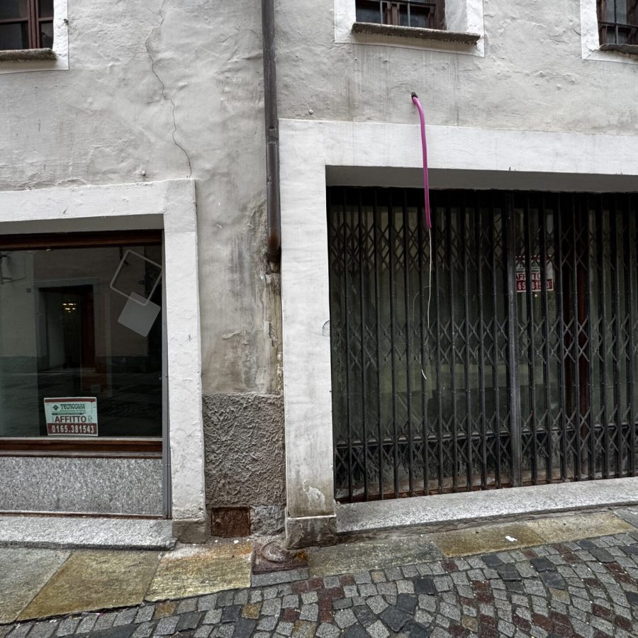 Negozi sfitti dossier commercio