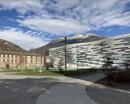 Nuova Università - Esterni