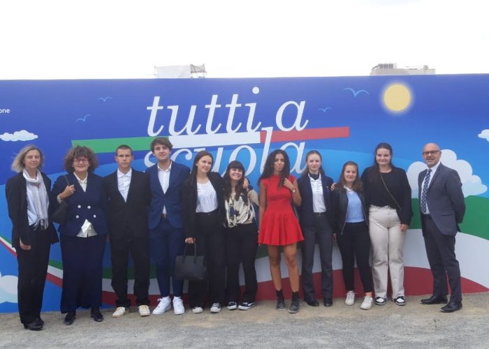 La delegazione di insegnanti e studenti valdostani a Cagliari per l'inaugurazione dell'anno scolastico