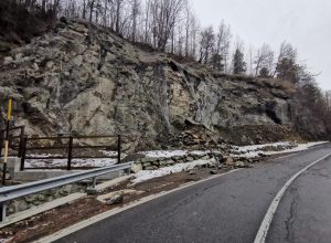 Lo smottamento sulla strada regionale del Col de Joux