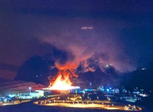 Incendio discarica Brissogne - Foto Marco Monticone