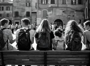 Giovani - Immagine creata contro l'AI