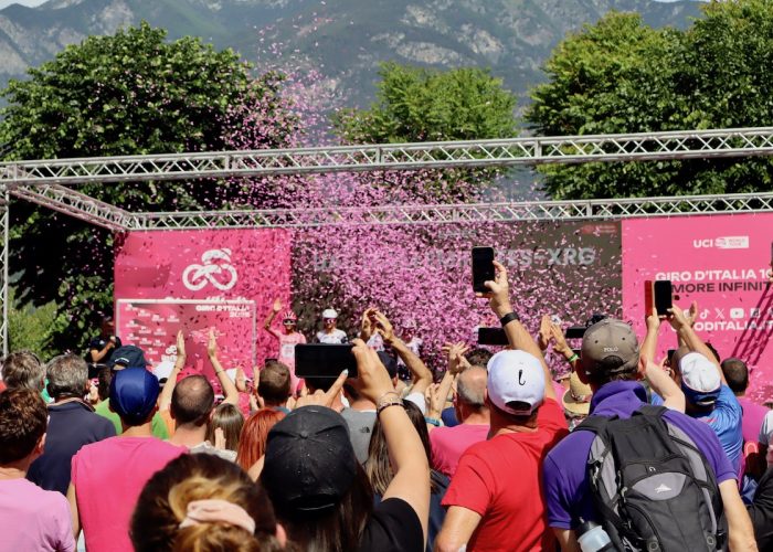 Partenza a Verrès del Giro d'Italia Foto Alice Dufour