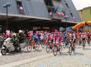 Partenza giro d'italia tappa Saint-Vincet-Courmayeur