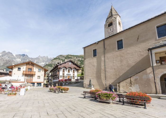 Piazza Abbé Henry a Courmayeur - Foto Giacomo Buzio