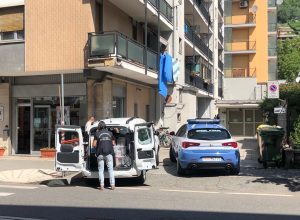 Polizia intervento spari in via adamello