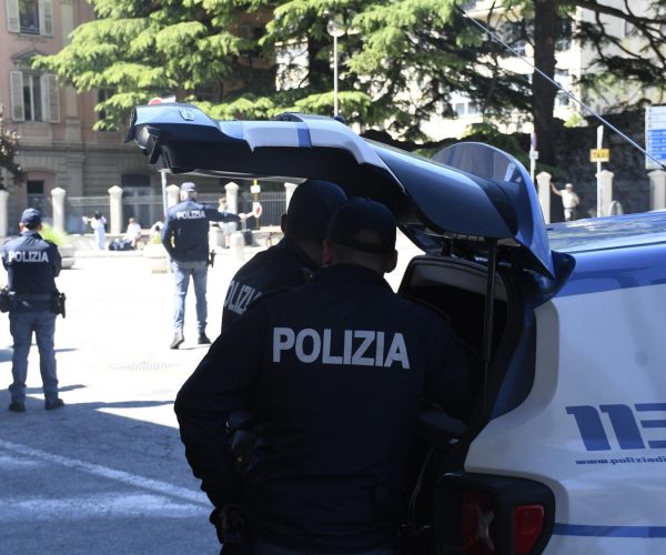 Polizia controlli
