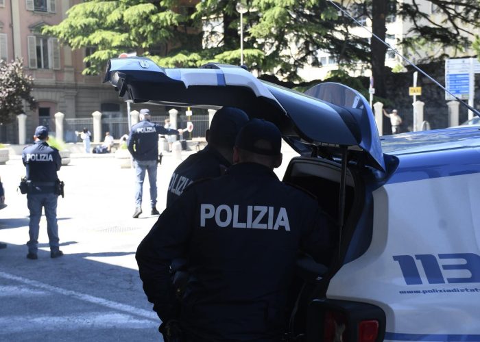 Polizia controlli