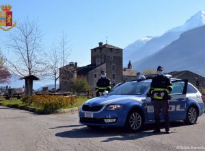 Una pattuglia della Polstrada.