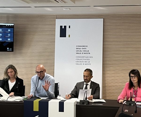Presentazione La COmmune à l'école