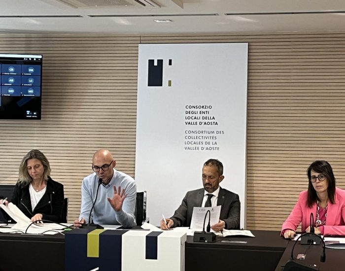 Presentazione La COmmune à l'école