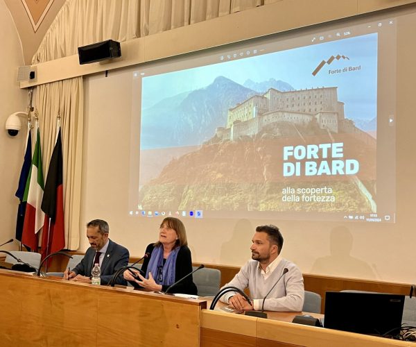 Presentazione della guida del Forte di Bard