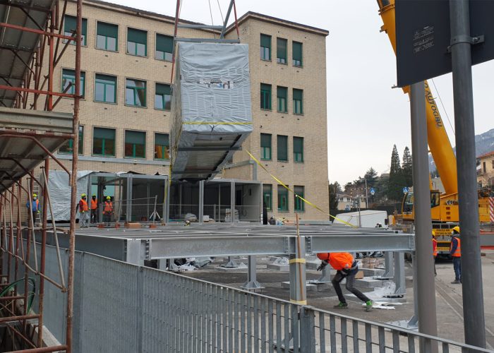 Posa moduli prefabbricati rianimazione ospedale Parini