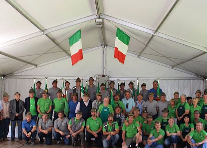 Rencountro di s alpeun Alpini Saint Christophe