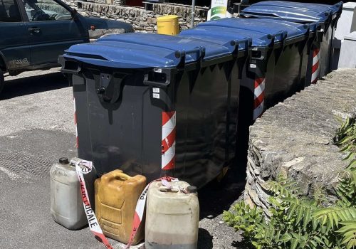 Rifiuti abbandonati Villair Quart