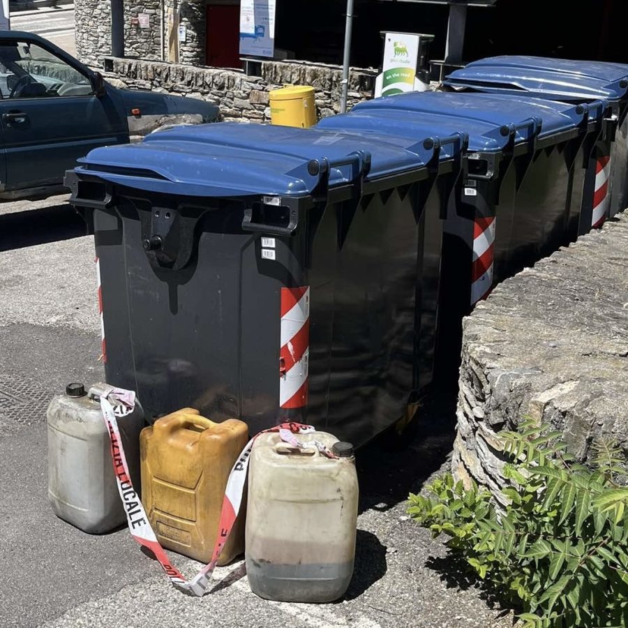 Rifiuti abbandonati Villair Quart