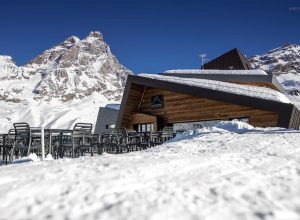 Il bar "Rocce Nere" (foto dal profilo FB del locale).