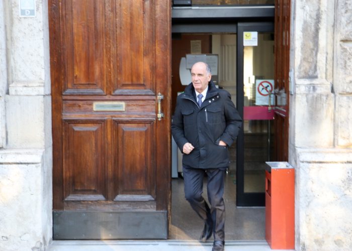 Augusto Rollandin esce da palazzo di giustizia - Immagine di archivio