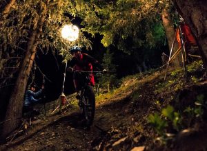 Scatto del durante il primo test di notturna Foto di Daniele Foresi La Thuile Bike World