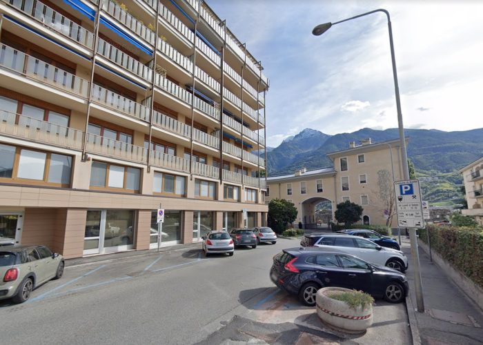 Gli ex Uffici dell'Agenzia delle entrate in via Trottechien, ad Aosta - studentato