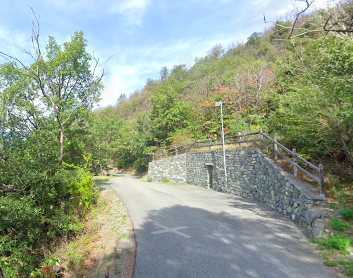 Un tratto della strada tra Ciséran e Le Petit Hoël a Montjovet