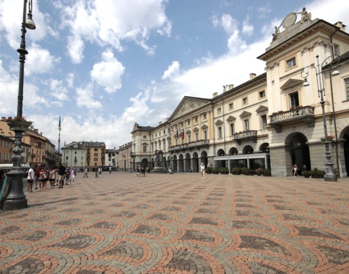 Aosta, Piazza Chanoux