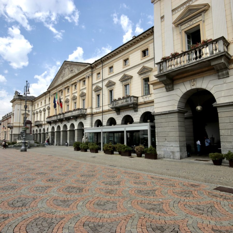 Aosta, Piazza Chanoux